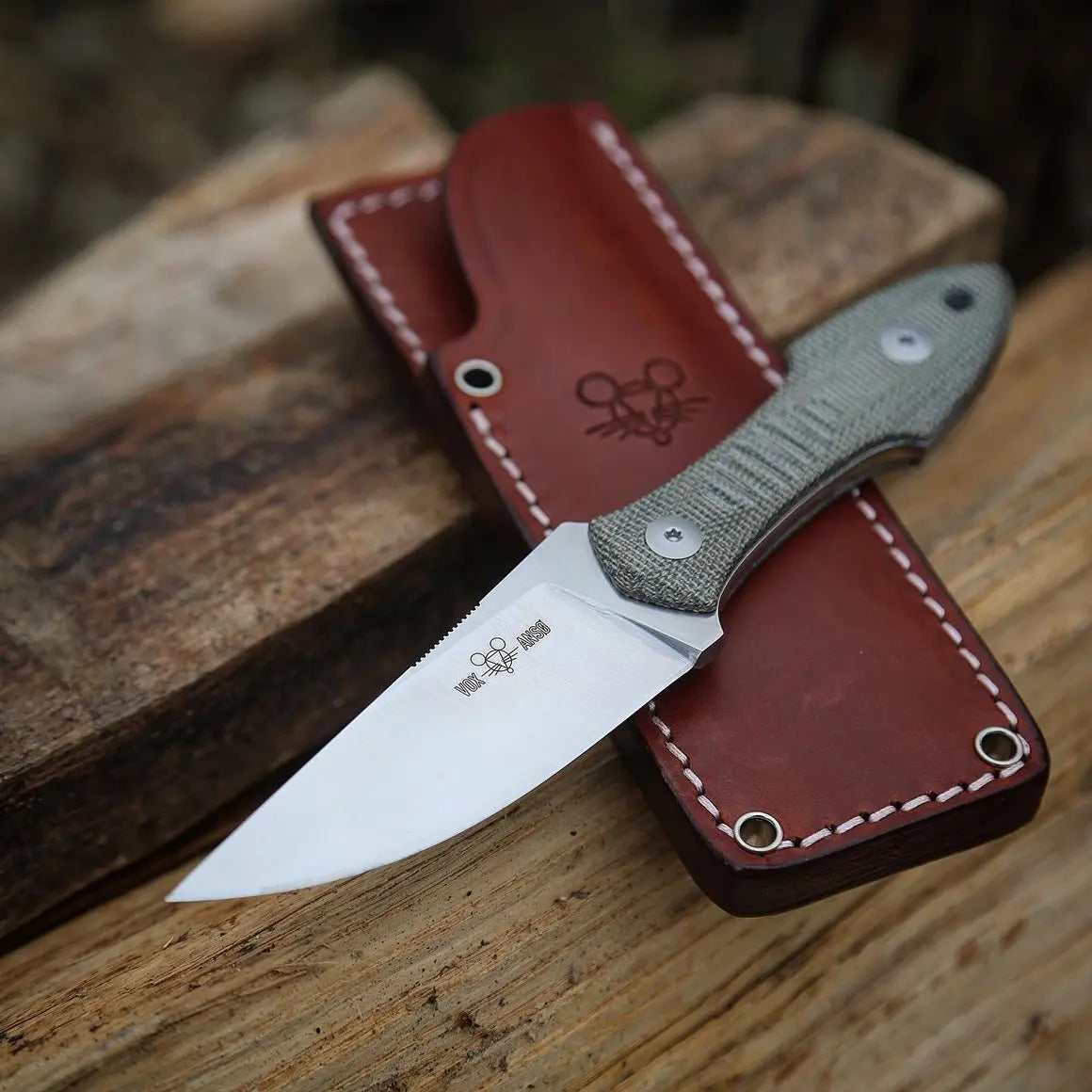 Fixed Blade Knife with Leather Sheath